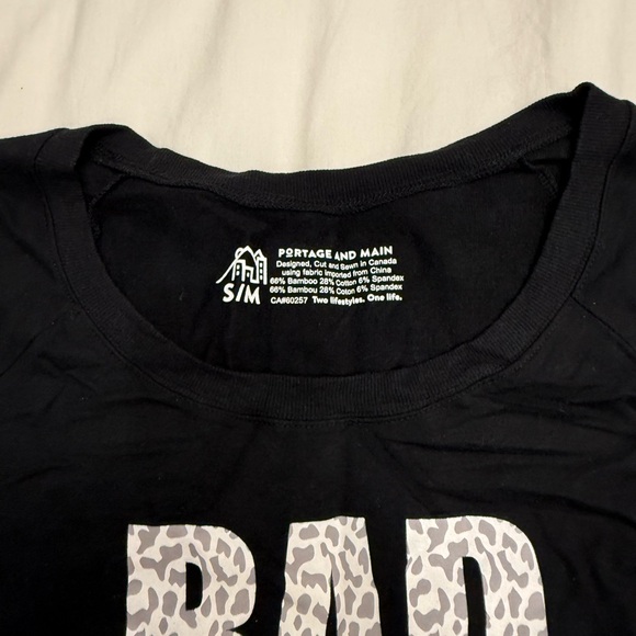 Portage and Main oversized sweatshirt - Picture 2 of 2